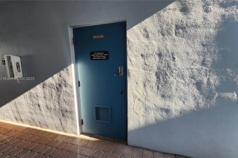 Copropriété à vendre à Hollywood, Floride: 2 chambres, 83.52 m2 № 1947831 - photo 28