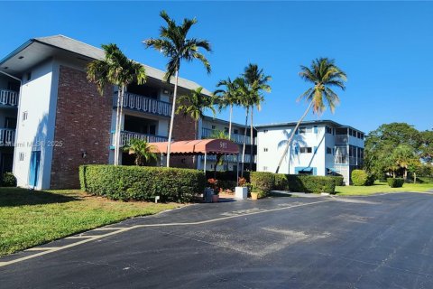 Copropriété à vendre à Hollywood, Floride: 2 chambres, 83.52 m2 № 1947831 - photo 6