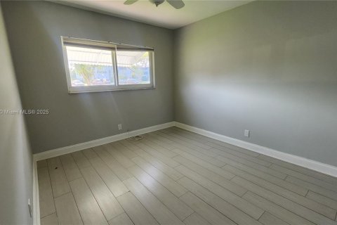 Copropriété à vendre à Hollywood, Floride: 2 chambres, 83.52 m2 № 1947831 - photo 17