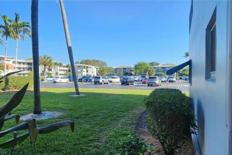 Copropriété à vendre à Hollywood, Floride: 2 chambres, 83.52 m2 № 1947831 - photo 2