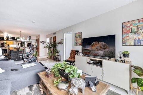 Купить кондоминиум в Майами-Бич, Флорида 2 спальни, 96.62м2, № 1923129 - фото 1