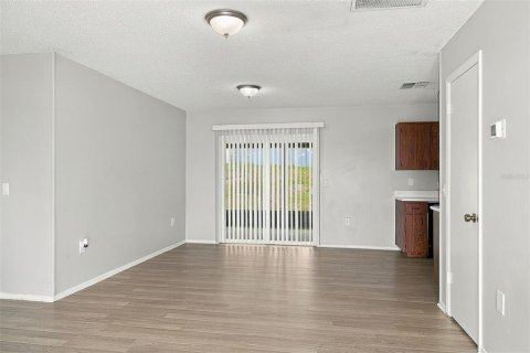 House in Spring Hill, Florida 3 bedrooms, 103.49 sq.m. № 2381140 - photo 7