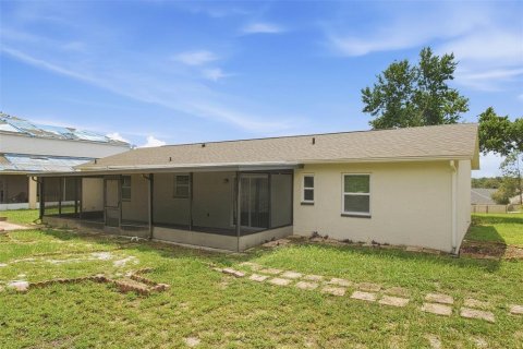 House in Spring Hill, Florida 3 bedrooms, 103.49 sq.m. № 2381140 - photo 15
