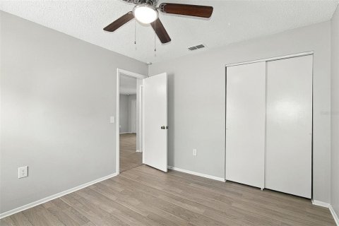 House in Spring Hill, Florida 3 bedrooms, 103.49 sq.m. № 2381140 - photo 10