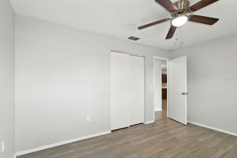 House in Spring Hill, Florida 3 bedrooms, 103.49 sq.m. № 2381140 - photo 9