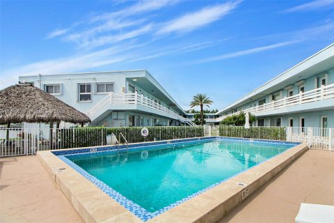 Condominio en venta en North Miami, Florida, 1 dormitorio № 1998502 - foto 30