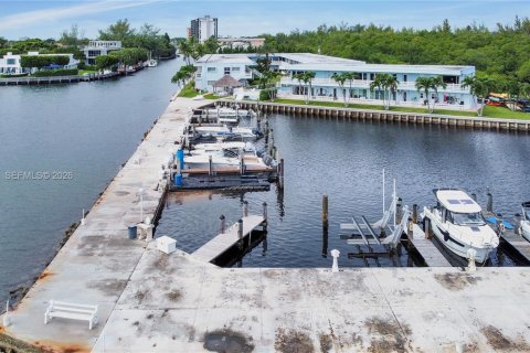 Condominio en venta en North Miami, Florida, 1 dormitorio № 1998502 - foto 3