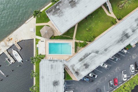 Condominio en venta en North Miami, Florida, 1 dormitorio № 1998502 - foto 4