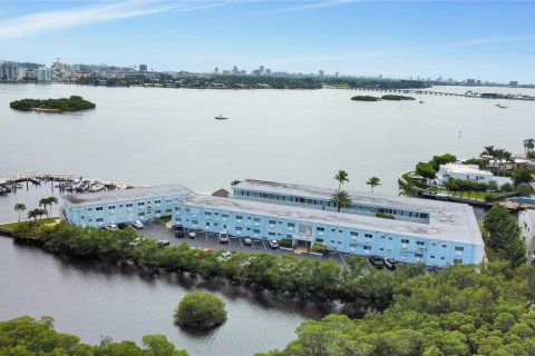 Condominio en venta en North Miami, Florida, 1 dormitorio № 1998502 - foto 21