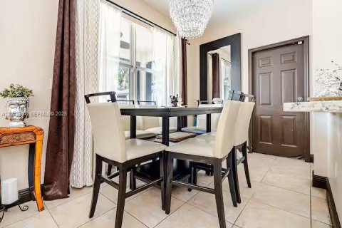 Villa ou maison à vendre à Miami, Floride: 5 chambres, 241.36 m2 № 2331862 - photo 15
