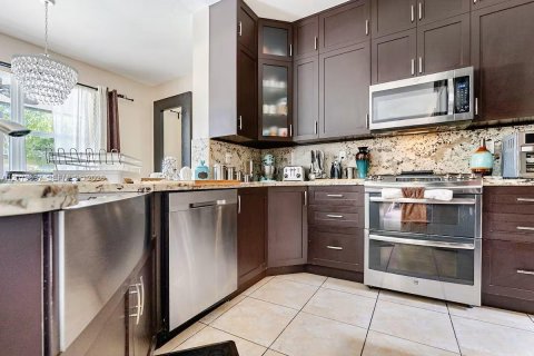 Villa ou maison à vendre à Miami, Floride: 5 chambres, 241.36 m2 № 2331862 - photo 13