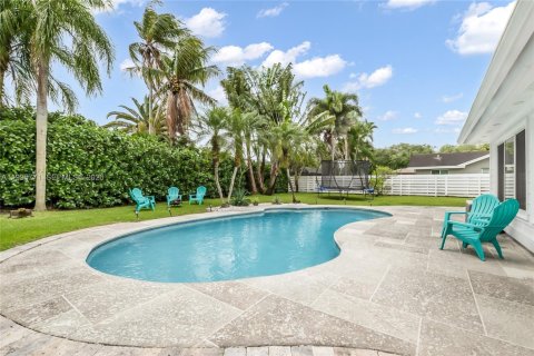 House in Miami, Florida 4 bedrooms, 241.27 sq.m. № 2059160 - photo 20