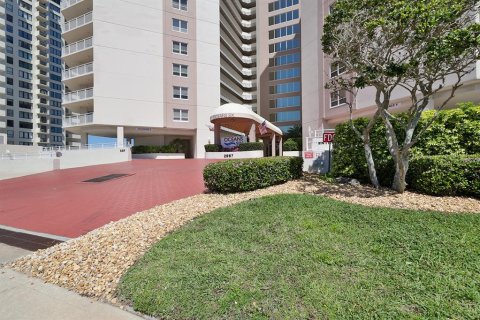 Condo à Daytona Beach Shores, Floride, 2 chambres  № 2214158