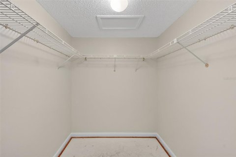 Condo in Treasure Island, Florida, 2 bedrooms № 2119164 - photo 23