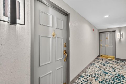 Condo in Treasure Island, Florida, 2 bedrooms № 2119164 - photo 6