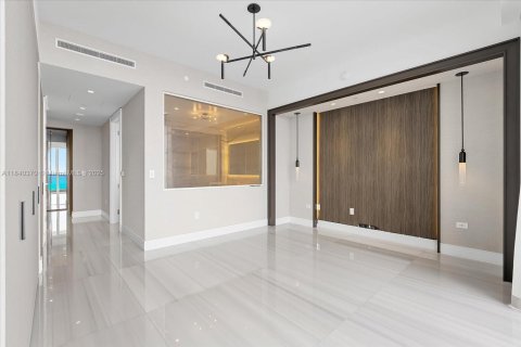 Снять в аренду кондоминиум в Санни-Айлс-Бич, Флорида 4 спальни, 277.5м2, № 1939422 - фото 16