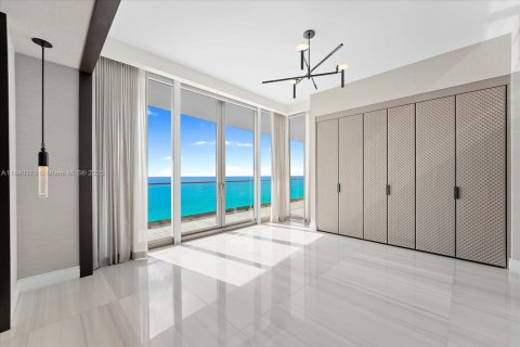 Снять в аренду кондоминиум в Санни-Айлс-Бич, Флорида 4 спальни, 277.5м2, № 1939422 - фото 15