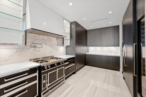 Снять в аренду кондоминиум в Санни-Айлс-Бич, Флорида 4 спальни, 277.5м2, № 1939422 - фото 11