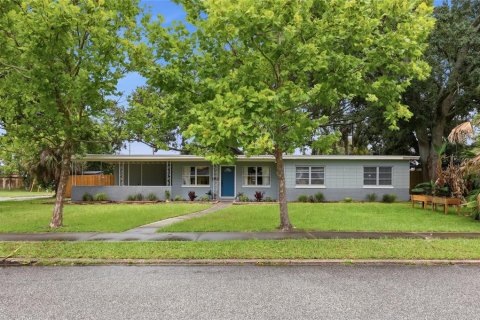 House in Orlando, Florida 3 bedrooms, 114.92 sq.m. № 2351726