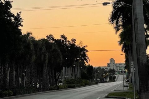 House in Hollywood, Florida 3 bedrooms, 152.55 sq.m. № 837706 - photo 1