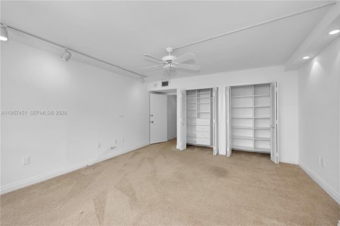Снять в аренду кондоминиум в Майами, Флорида 2 спальни, 174.84м2, № 2079555 - фото 27