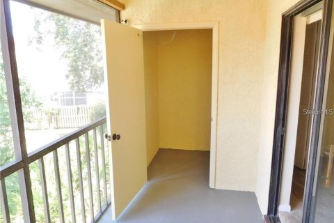 Condo in Clearwater, Florida, 1 bedroom  № 2391033 - photo 12