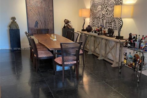 Copropriété à louer à Coral Gables, Floride: 2 chambres, 179.49 m2 № 2001334 - photo 15