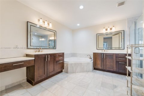 Copropriété à louer à Coral Gables, Floride: 2 chambres, 179.49 m2 № 2001334 - photo 6