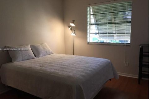 Condo in Miami, Florida, 2 bedrooms  № 1731122 - photo 4