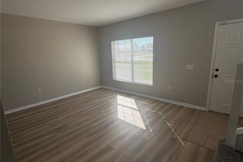 Villa ou maison à louer à Poinciana, Floride: 4 chambres, 194.54 m2 № 2425804 - photo 4