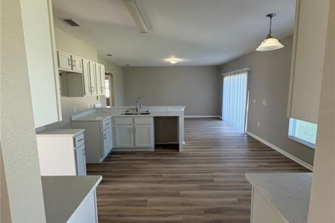 Villa ou maison à louer à Poinciana, Floride: 4 chambres, 194.54 m2 № 2425804 - photo 13