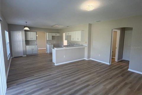 Villa ou maison à louer à Poinciana, Floride: 4 chambres, 194.54 m2 № 2425804 - photo 15