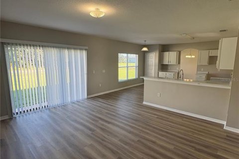 Villa ou maison à louer à Poinciana, Floride: 4 chambres, 194.54 m2 № 2425804 - photo 8