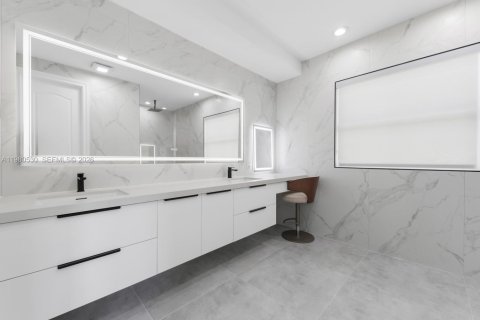 Купить виллу или дом в Майами, Флорида 4 спальни, 289.67м2, № 2052322 - фото 27