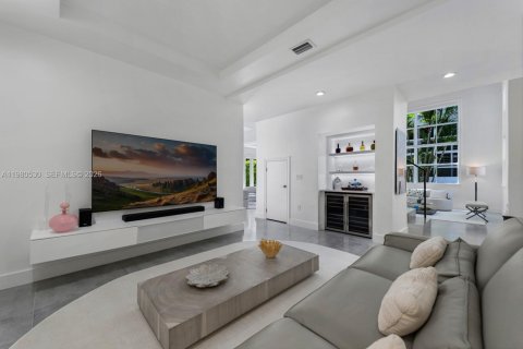 Купить виллу или дом в Майами, Флорида 4 спальни, 289.67м2, № 2052322 - фото 16