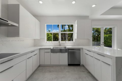 Купить виллу или дом в Майами, Флорида 4 спальни, 289.67м2, № 2052322 - фото 19