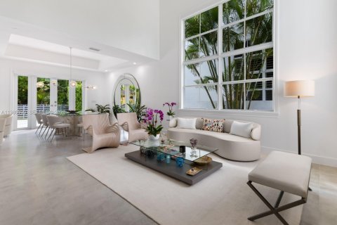 Купить виллу или дом в Майами, Флорида 4 спальни, 289.67м2, № 2052322 - фото 2