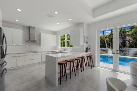Купить виллу или дом в Майами, Флорида 4 спальни, 289.67м2, № 2052322 - фото 21
