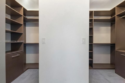 Купить виллу или дом в Майами, Флорида 4 спальни, 289.67м2, № 2052322 - фото 25