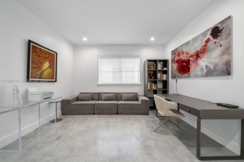Купить виллу или дом в Майами, Флорида 4 спальни, 289.67м2, № 2052322 - фото 18