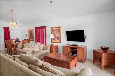 House in Davenport, Florida 4 bedrooms, 134.89 sq.m. № 1657731 - photo 16