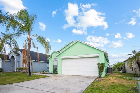House in Davenport, Florida 4 bedrooms, 134.89 sq.m. № 1657731 - photo 3