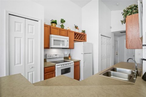 House in Davenport, Florida 4 bedrooms, 134.89 sq.m. № 1657731 - photo 13