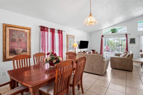 House in Davenport, Florida 4 bedrooms, 134.89 sq.m. № 1657731 - photo 7