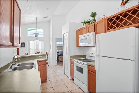 House in Davenport, Florida 4 bedrooms, 134.89 sq.m. № 1657731 - photo 10