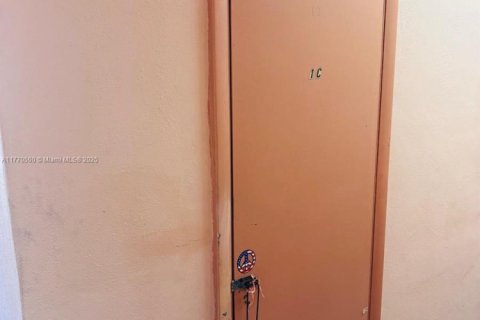 Купить кондоминиум в Халландейл-Бич, Флорида 2 спальни, 105.54м2, № 1731125 - фото 16