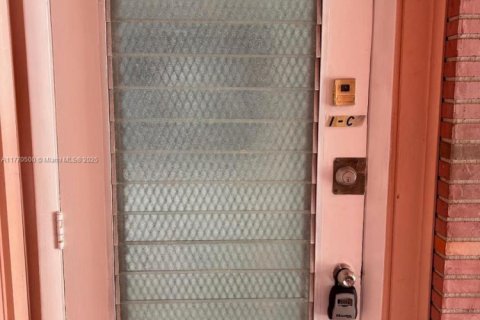 Купить кондоминиум в Халландейл-Бич, Флорида 2 спальни, 105.54м2, № 1731125 - фото 5