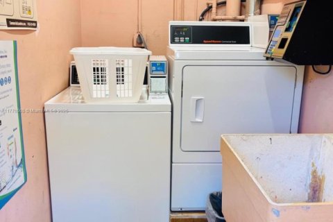 Купить кондоминиум в Халландейл-Бич, Флорида 2 спальни, 105.54м2, № 1731125 - фото 13