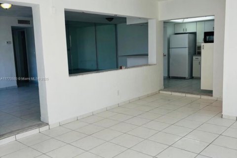 Купить кондоминиум в Халландейл-Бич, Флорида 2 спальни, 105.54м2, № 1731125 - фото 10