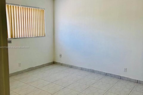 Купить кондоминиум в Халландейл-Бич, Флорида 2 спальни, 105.54м2, № 1731125 - фото 8